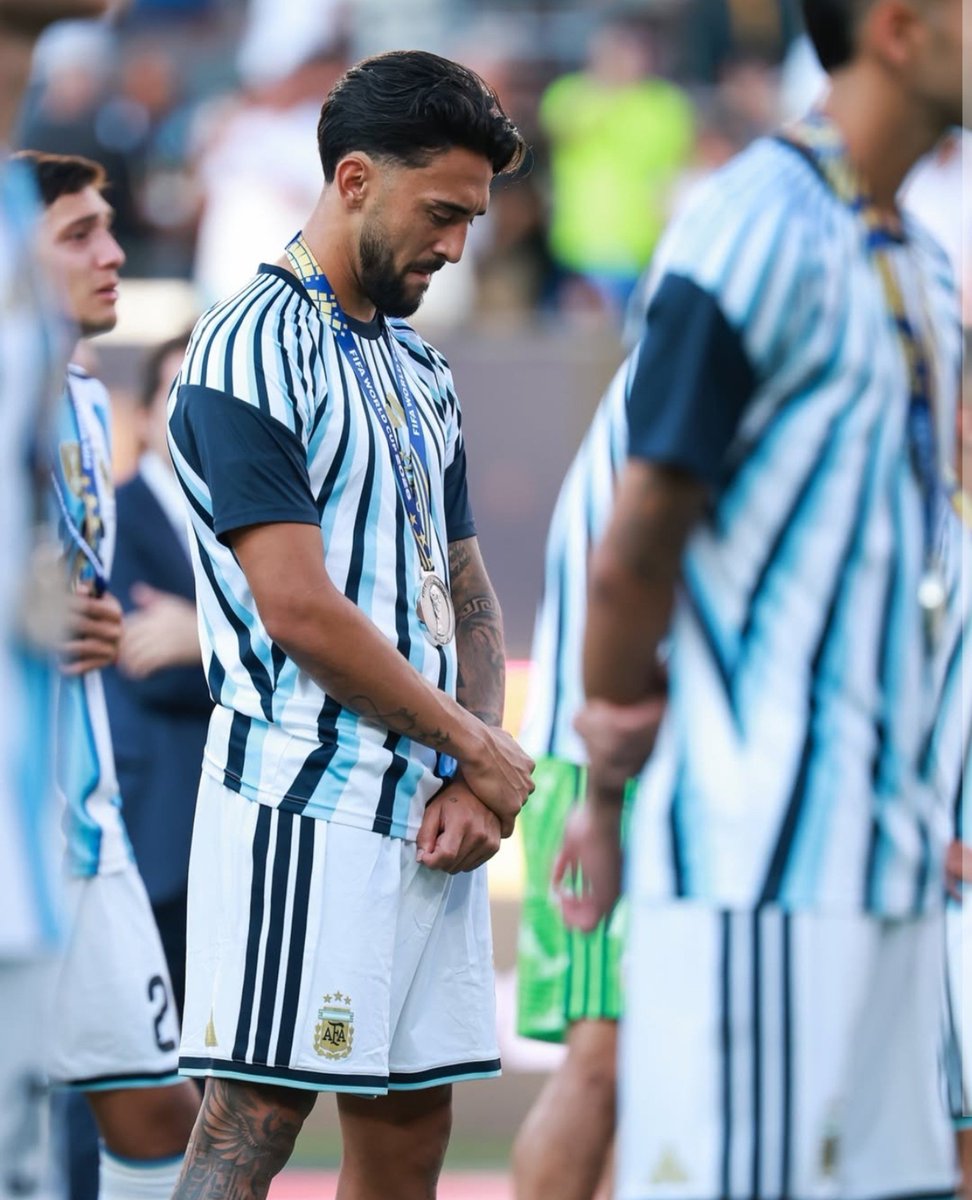 TermitoBostero's tweet photo. El downgrade más grande de la historia. https://t.co/JwH6QuarrW