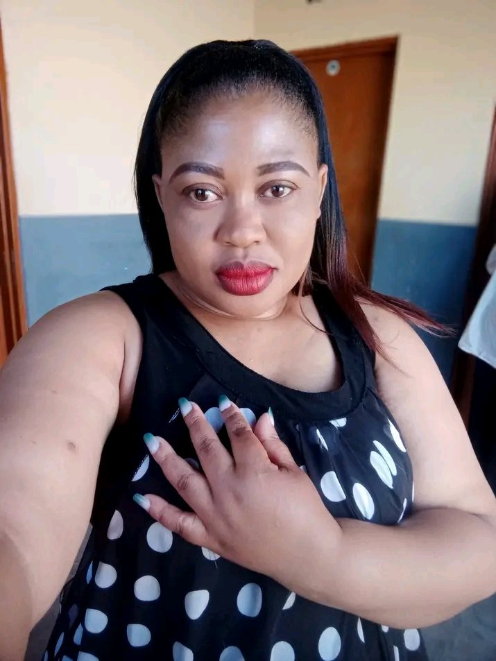 goodiese58's tweet photo. Botswana milf🇧🇼 https://t.co/Vx7RMcuoEz