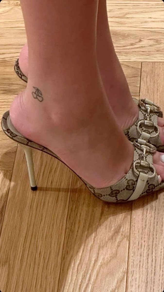 1leio's tweet photo. gucci heels https://t.co/UHnPf4D8Jy