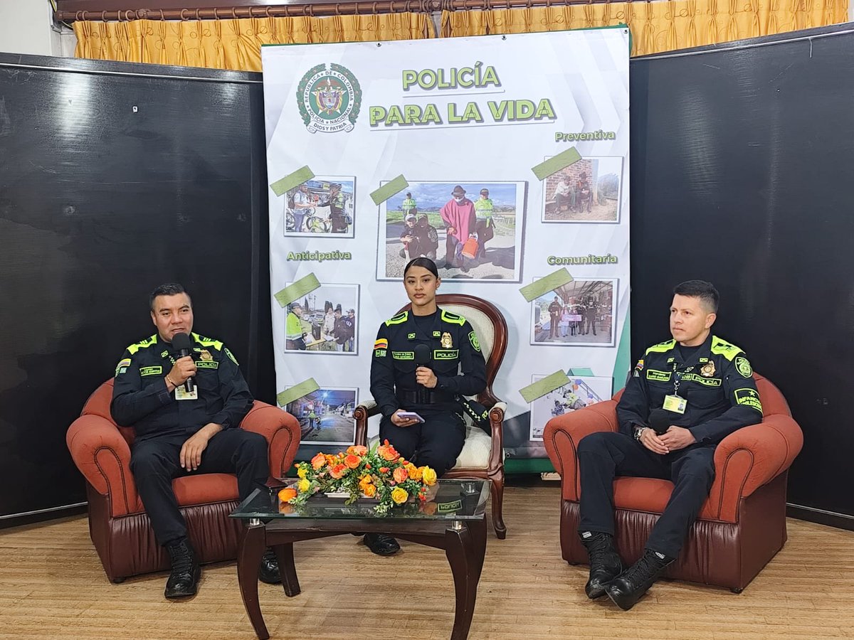 ProteccionPonal's tweet photo. Difundimos en Tunja las acciones preventivas de la estrategia "E-PAIS" y el programa "AbreTusOjos", fortaleciendo la cultura de protección de niños, niñas y adolescentes👏💚. https://t.co/8zJp5RSZ06