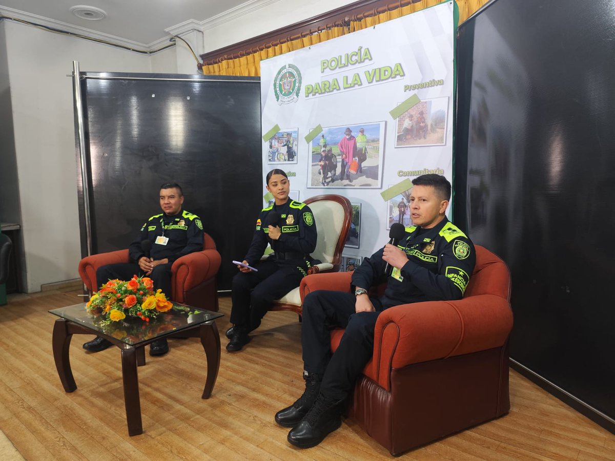 ProteccionPonal's tweet photo. Difundimos en Tunja las acciones preventivas de la estrategia "E-PAIS" y el programa "AbreTusOjos", fortaleciendo la cultura de protección de niños, niñas y adolescentes👏💚. https://t.co/8zJp5RSZ06