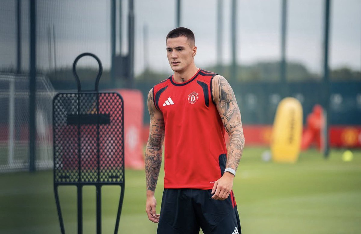 addiecrowns's tweet photo. After this transformation;

- sesko won't have 15 goals in the premier League

- sesko won't have 5 champions League goals in UCL

- sesko won't score over 20 goals in all competitions

- sesko won't have 25 g/a in all competitions 

"free to bookmark it but I prefer betting it with anybody"😁