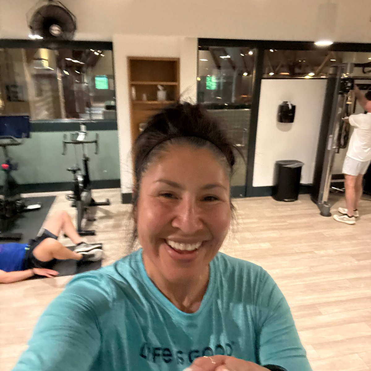 907sharon's tweet photo. Day 7 Friday 49 girdwood drizzle 🌧️ week 24 of 2026.  time to plan with team for our tribes. Prayers going out to our communities with love 🙏🏽. Love jogs with puppies, and beautiful wind and rain. #coachbennett #nikerunclub https://t.co/narP8EjOtJ