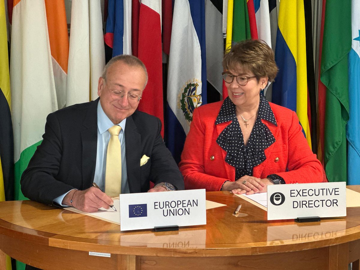 EUdelegationUK's tweet photo. The EU has signed the International Coffee Agreement 2022, a milestone for the global coffee sector.

For the first time roasters, retailers &amp; civil society join governments, supporting the EU’s Global Gateway strategy to build sustainable, climate-resilient coffee supply chains. https://t.co/utTyJ1MtVF