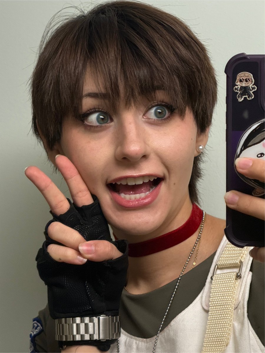 MimiDoesCosplay's tweet photo. Goofy goober 

#ResidentEvil #ResidentEvilCosplay #RebeccaChambers #RebeccaChambersCosplay #TekkoCon2026 https://t.co/6aIHzMoSla