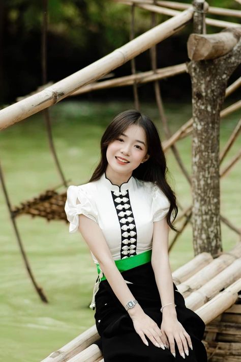 torarango's tweet photo. Soft smiles and bamboo vibesa chic outdoor fashion portrait that blends classic elegance with natural serenity
XSM https://t.co/z6eqTbVymg