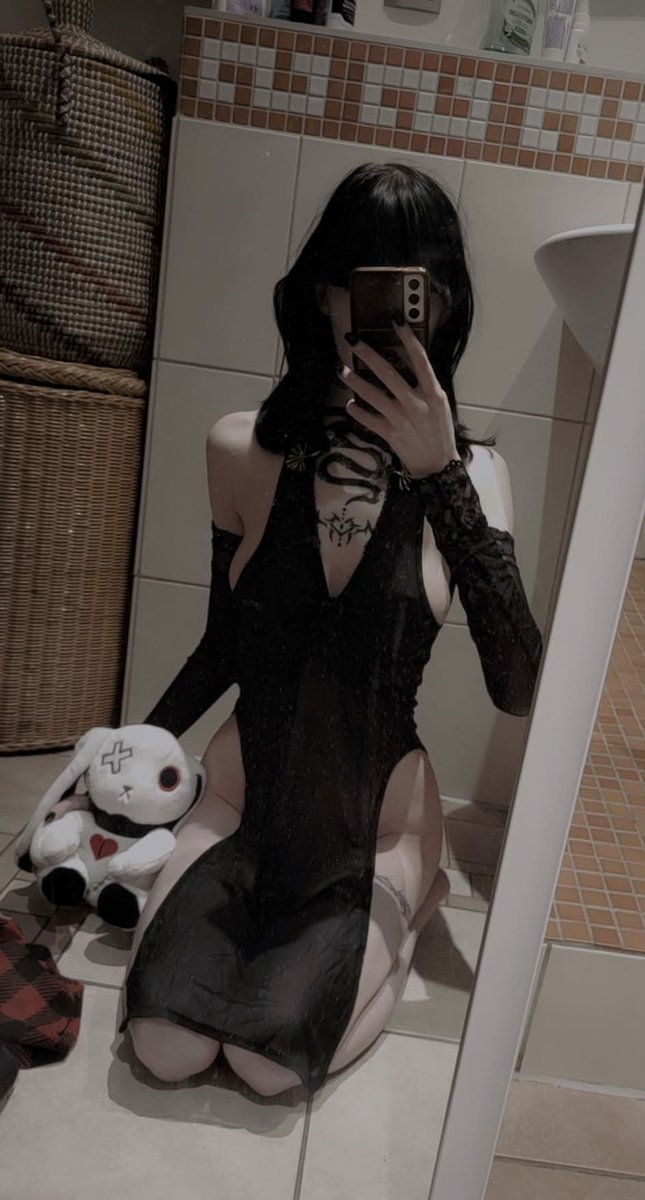 smoltiddymothgf tweet media