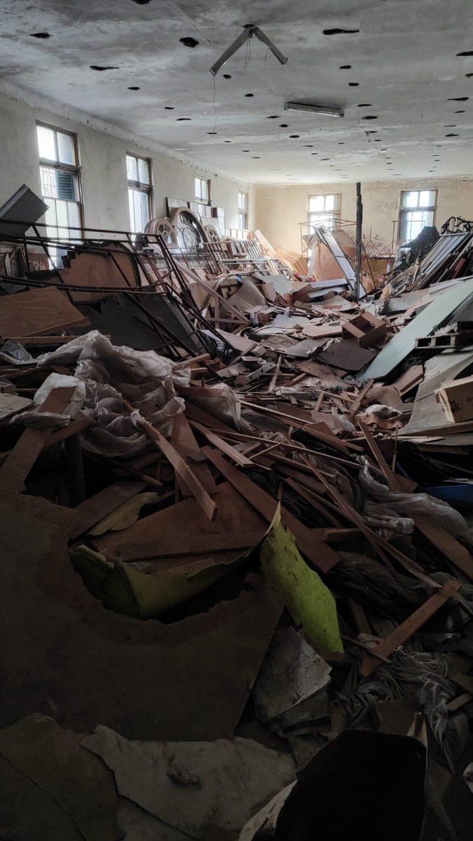 SPettovelloOK's tweet photo. El segundo edificio del Centro de Formación Capital Humano ya se encuentra listo para su remodelación.

Tras 8 días de trabajo, finalizaron las tareas de limpieza, retiro, carga, transporte y disposición final de residuos. El espacio ya se encuentra listo para comenzar con los trabajos de refacción y restauración.

Agradecemos enormemente al Batallón de Ingenieros 601; a la Agrupación de Ingenieros 601 y a la Compañía de Ingenieros de Agua 601 del Ejército Argentino por su compromiso y el gran trabajo realizado que fue fundamental para dar inicio a esta nueva etapa del proyecto.

@JMilei 
@Ejercito_Arg
@MinDefensa_Ar