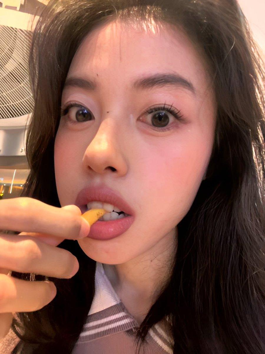 encoersai's tweet photo. nyammie 🍟🥢 #cosd #juhoon https://t.co/7EeqlpibF7