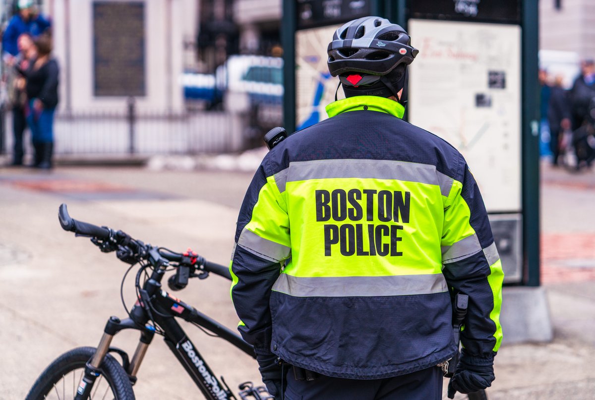 WBZNightside's tweet photo. A deadly attack in Boston has sparked calls for action. The Downtown Boston Neighborhood Association is calling for a renewed task force to address public safety concerns, and co-founder Rishi Shukla joined Dan to discuss.

https://t.co/3eDczY47Ye https://t.co/UoOslaNddw