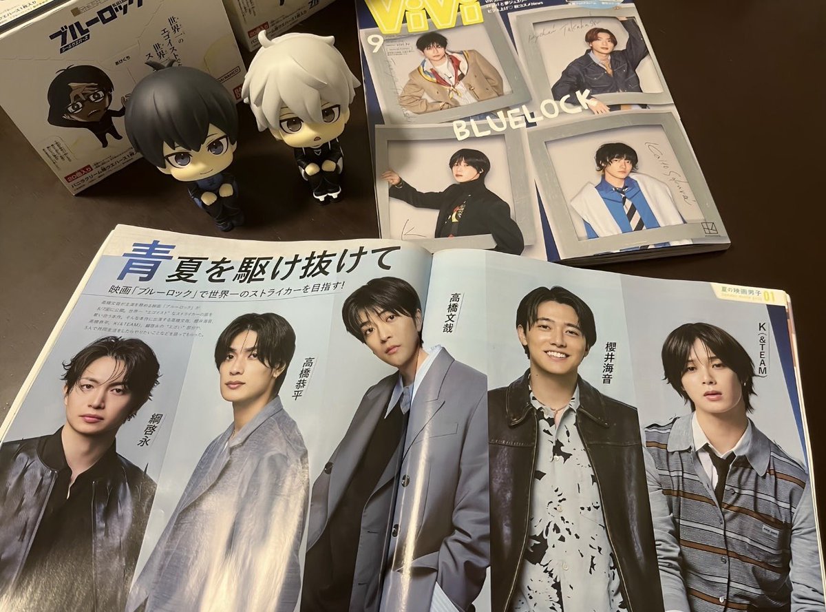 jundm824's tweet photo. 記事読みたいのに、このビジュたちが読ませてくれない😆

なんとか心落ち着かせて読んだけど、雑誌ごとに違う撮影秘話や関係性を聴けてとても読み応えあって嬉しかった🥹✨

映画公開が楽しみでならない⚽️💕

#ブルーロック
#エゴい https://t.co/MpDmaS4yMz