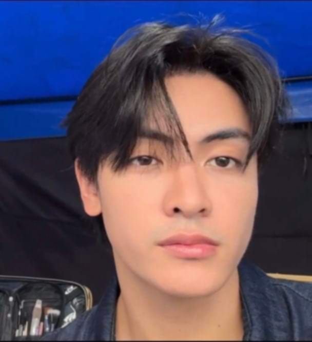 karine103110's tweet photo. JOONGDUNK JAIDEE FS26 

#งานมหกรรมนิยายนานาชาติ2026xJoongDunk

Dunk opened this gift box too hard and ended up with its "swollen lips" 🤭

Before                                          After https://t.co/WMfwnRLszn