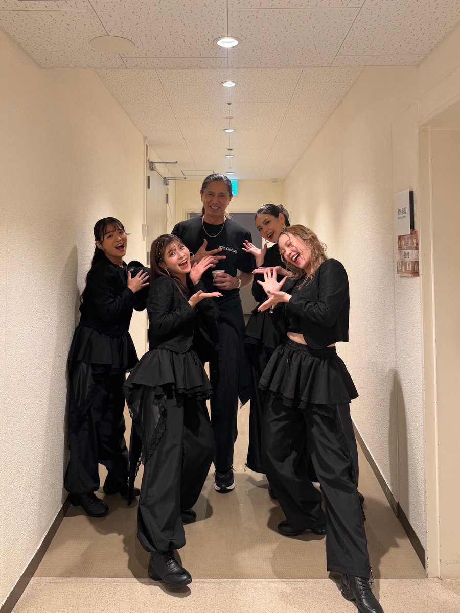 aikadance's tweet photo. 20th Century LIVE TOUR 2026~“唄う人踊る人”全国17公演無事完走🌟🎤🔥
トニセンダンサーとして全国ツアー回らせていただきました❣️
貴重な機会をありがとうございました！
#トニコン #トニセン
#唄う人踊る人　#20century
#トニセンライブ #トニセンツアー
https://t.co/NWI0cB6FNW https://t.co/WWaMBLo3V1