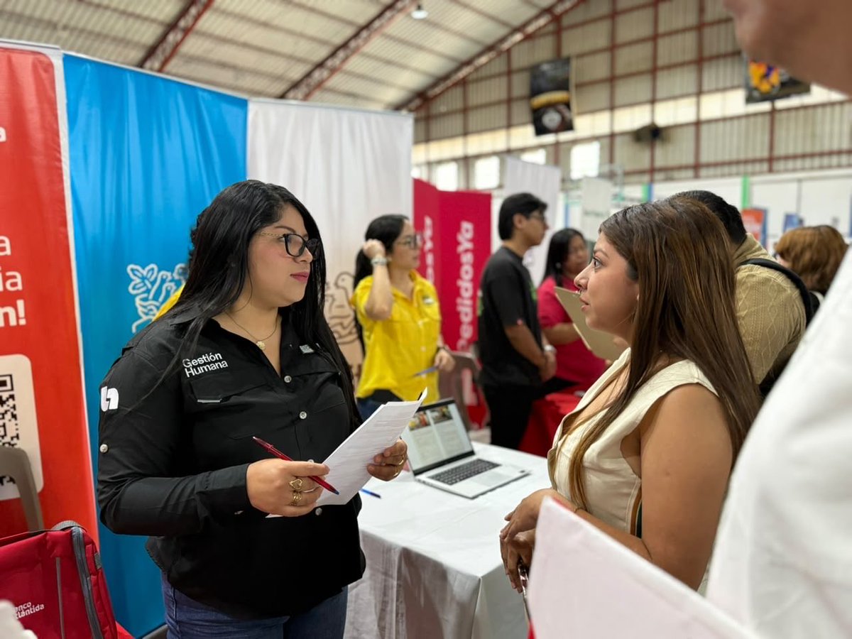 SantaTeclaSV's tweet photo. La Feria de Empleo continúa y aún estás a tiempo de encontrar una nueva oportunidad laboral.

Más de 2,000 plazas de diferentes empresas te están esperando. 

Te esperamos hasta las 12:00 del mediodía en el Gimnasio Municipal Adolfo Pineda. https://t.co/8x3fbVQYpu