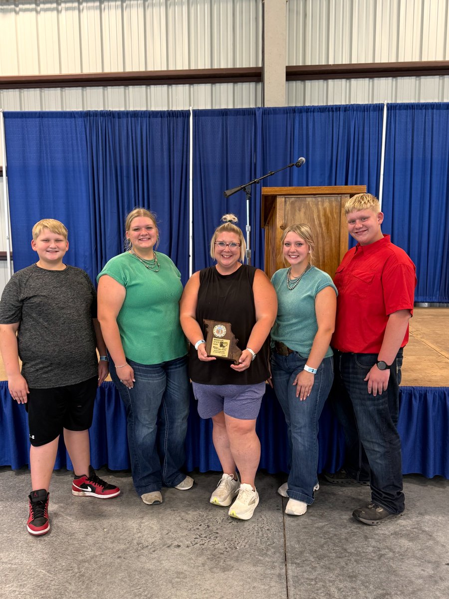 MoCattle's tweet photo. Meet Missouri Junior Cattlemen’s Association member, Zada Ketchum. Zada calls Downing, MO, home, where she works alongside her family, Jenna, the late Jesse, Cora (sister), Rhet (brother), and Kruz (brother) Ketchum, on their family farm.
 https://t.co/7RTDEfwNfm https://t.co/wvlGhGg2zt