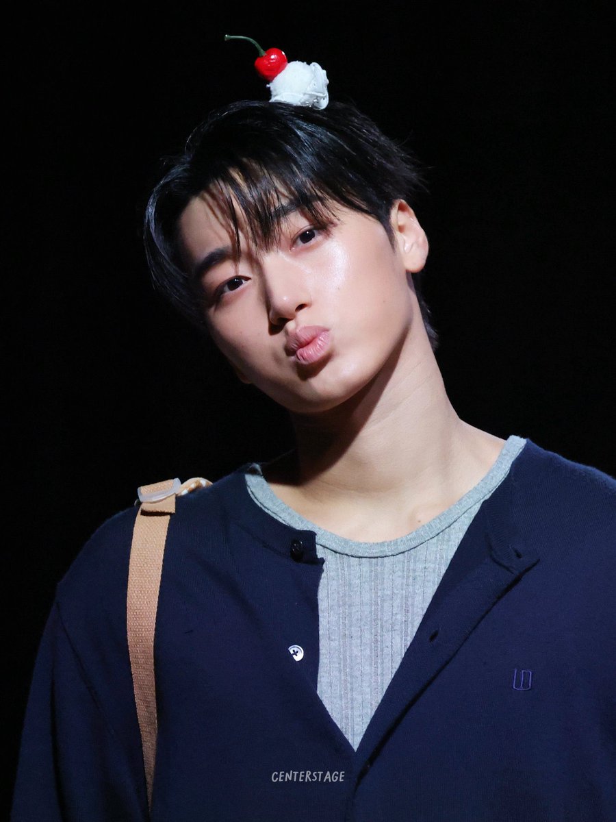 sanchoncat_'s tweet photo. 😗🍒 https://t.co/6iLZ7odg5B