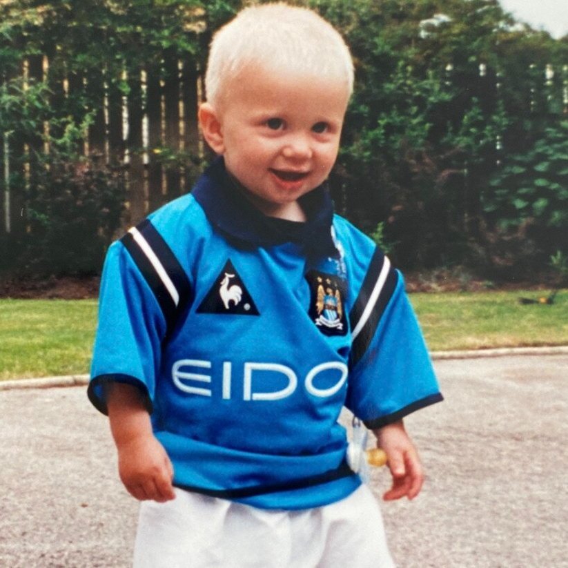 ManCityPT's tweet photo. Mini @Erling Haaland! 👶🏻 https://t.co/VgrOt7xf4V
