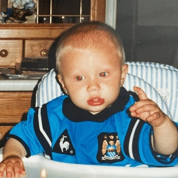 ManCityPT's tweet photo. Mini @Erling Haaland! 👶🏻 https://t.co/VgrOt7xf4V