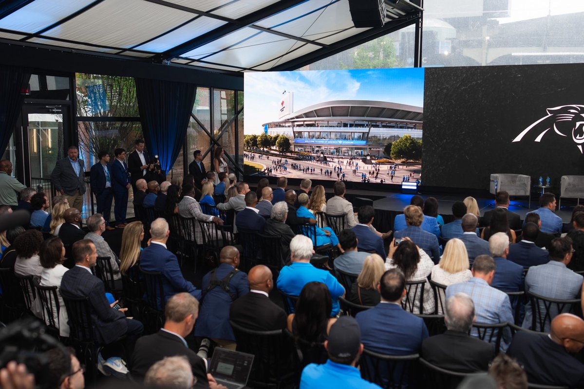 Panthers's tweet photo. What a night celebrating the Carolinas MO𝘔𝘐𝘕𝘛UM and the future of Bank of America Stadium! https://t.co/iEnytrhq7J