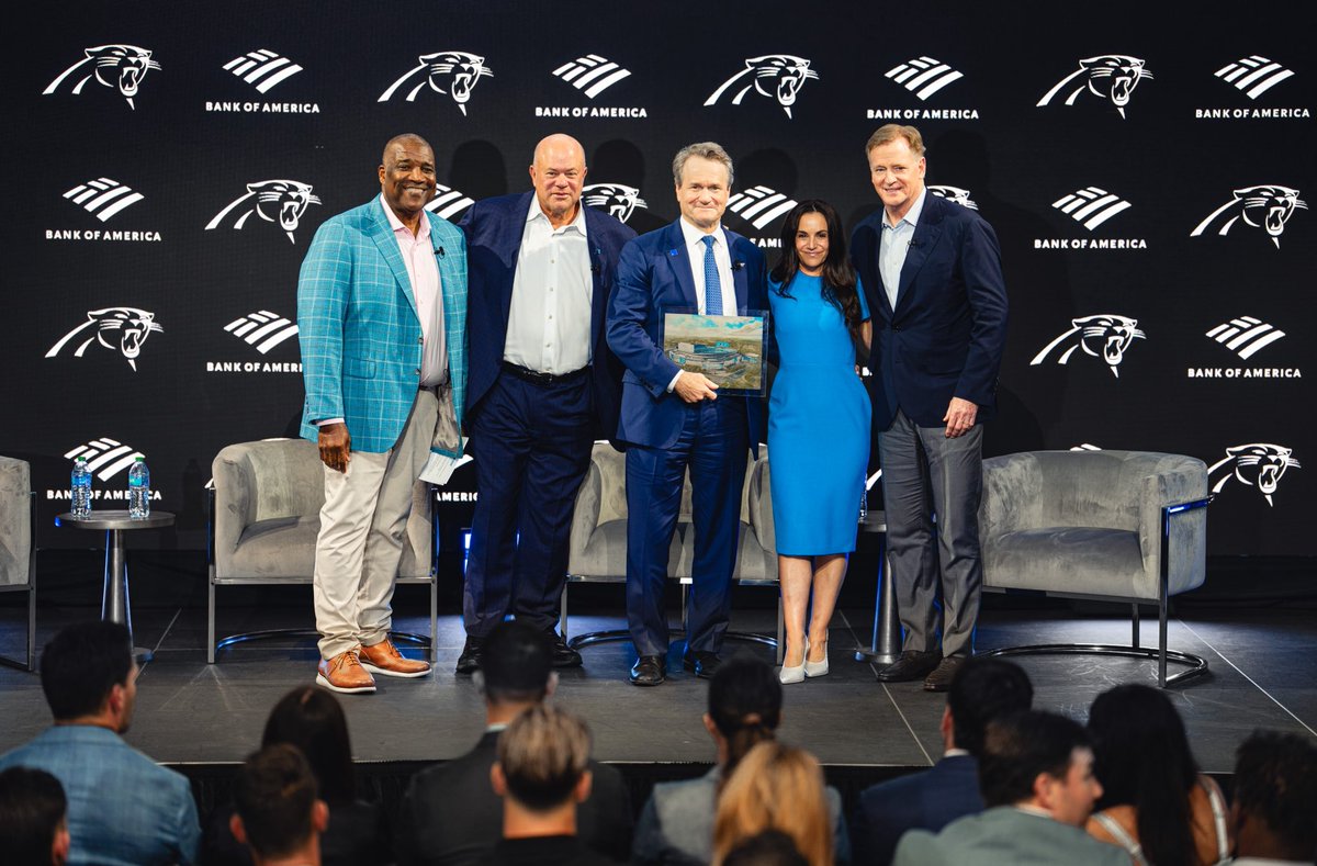 Panthers's tweet photo. What a night celebrating the Carolinas MO𝘔𝘐𝘕𝘛UM and the future of Bank of America Stadium! https://t.co/iEnytrhq7J