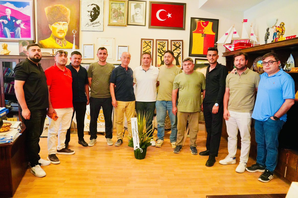 BazanIsmail's tweet photo. Tokatlılar Derneği olarak Belediye Başkan Vekili Sayın Fuat Gümüş'ü makamında ziyaret ettik.

Nazik misafir perverlikleri ve verimli görüşmeleri için teşekkür ederiz. https://t.co/8fH59U3t9g