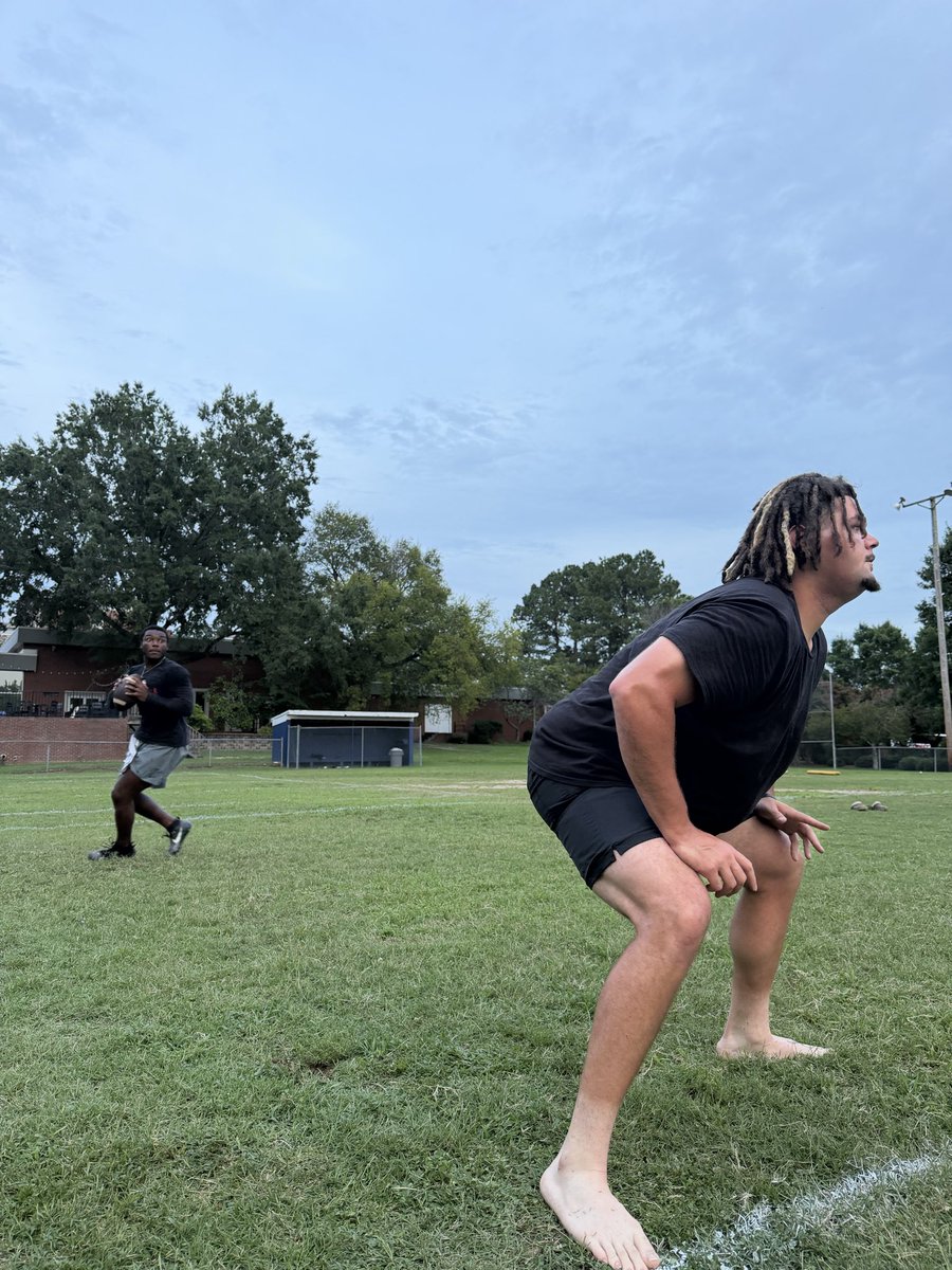 JCCJ56's tweet photo. #juco #football #center #oline https://t.co/M3QDLc994z