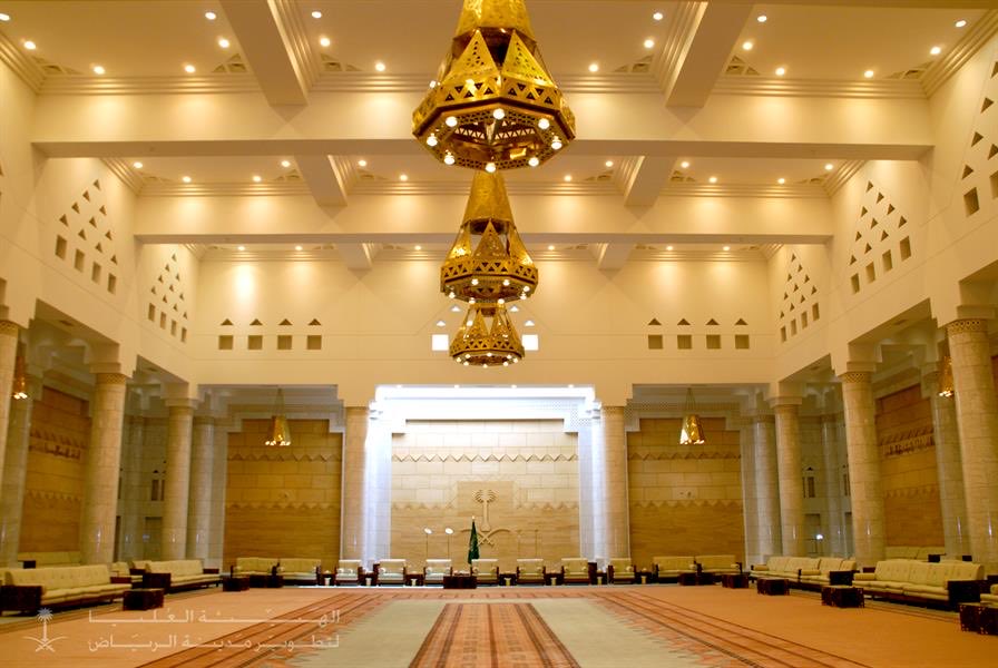nobel650's tweet photo. بل حتى قصر الحكم بالرياض الذي عمره اكثر من 500 عام، حينما جدده الملك سلمان وأشرف على تصميمه بنفسه، خرج لنا بتصميم واستنباط مبدع من العمارة النجدية وحافظ على تصميم القصر الأصلي وفاز القصر بجائزة الإنجاز مدى الحياة: https://t.co/jfebZleEAv