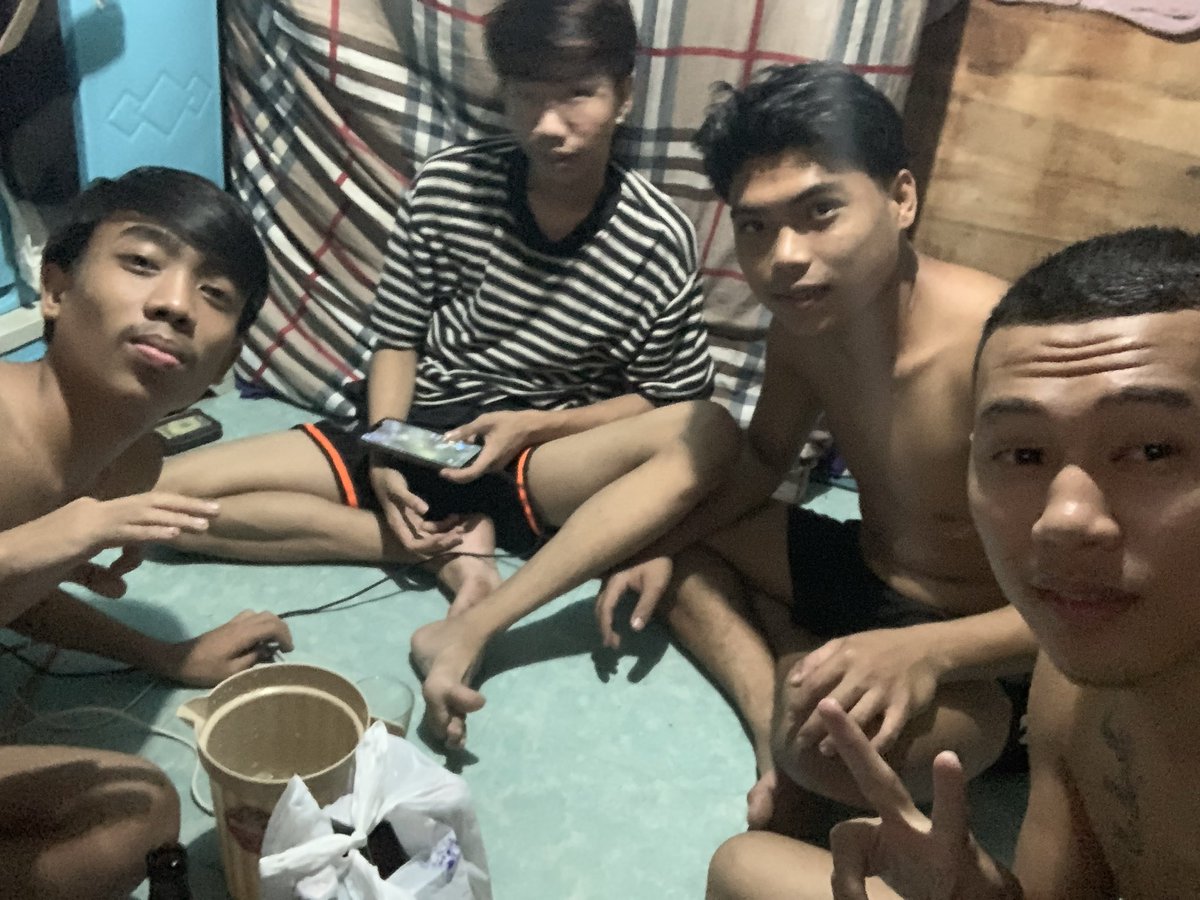 JasonStavlvdde's tweet photo. Tara shot 🍻💦🔥👅 https://t.co/upN4vCATkD