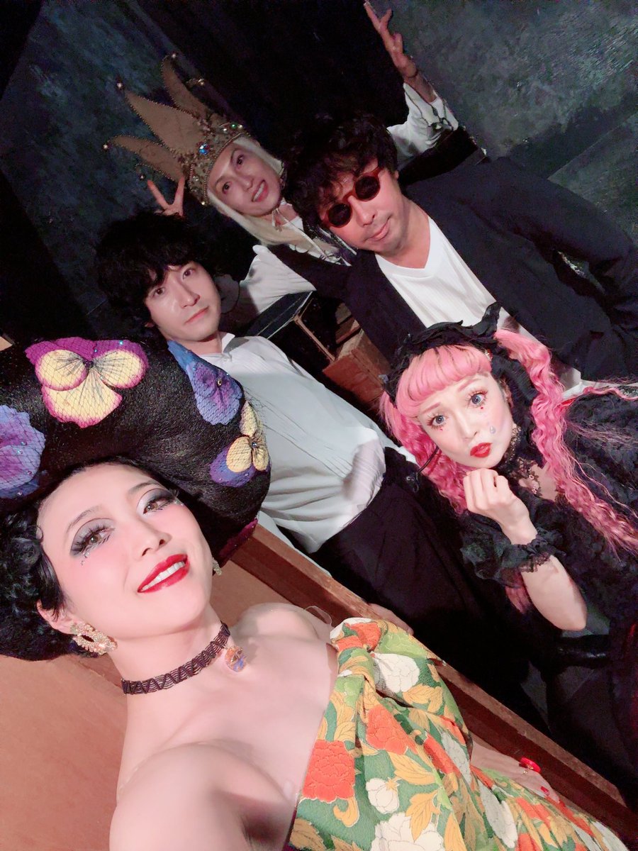 SumireKokusyoku's tweet photo. ゆかちんがピアノを弾かないバースデーライブ2026 in 吉祥寺スターパインズカフェ🎂❣️
ご来場いただきました皆皆様、ありがとうございました🙌🏻✨✨
あーーーーーー楽しかったよ〜年に一度のご褒美Day🥳🙌🏻
双子のソレイユさん、洞窟洞子さん、バンドメンバーの西井くん、YURAサマ、阿部ちゃん、みんなみんなありがとうございました！！
感謝しかない❣️❣️