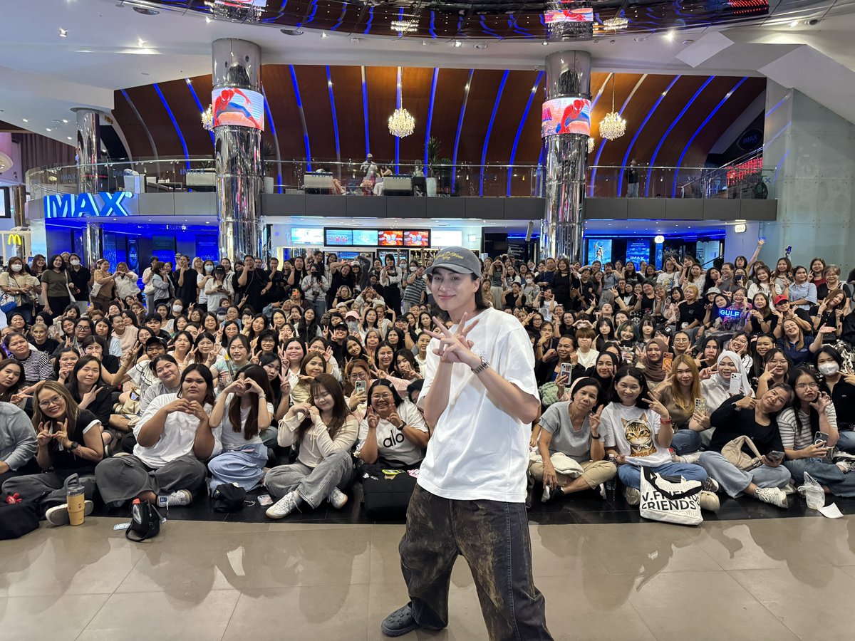 Siam_Paragon's tweet photo. บ้านหลังนี้อบอุ่นเสมอ

#GulfKanawut รวมพลแฟนคลับที่ Infinicity Hall ชั้น 5 สยามพารากอน

GULF GUCCI FLORA PARAGON
#รวมพลกลัฟxSiamParagon
#GucciBeautyxGulf https://t.co/X7KkzxWs8M