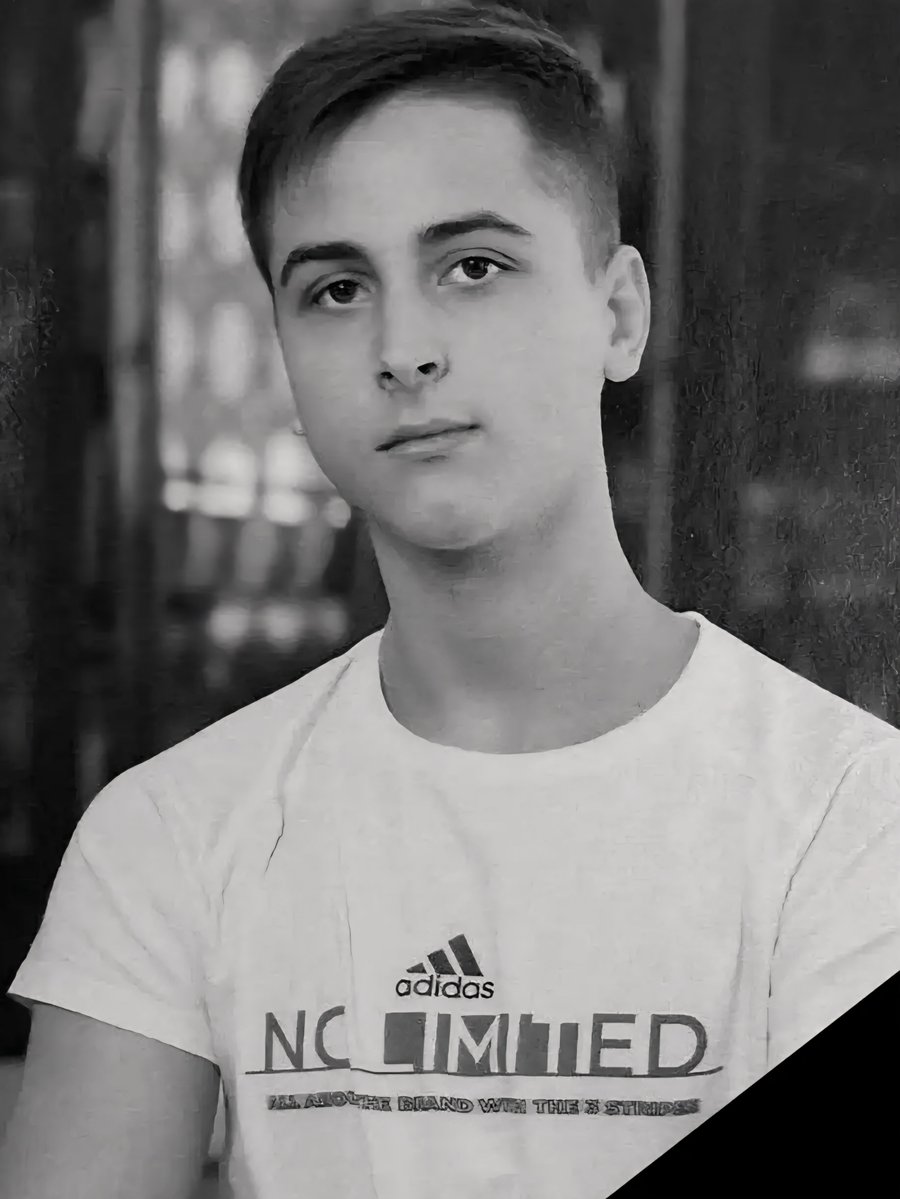 CrimeanVoyager's tweet photo. This was Danylo Romanenko.

He was 21 years old.

Killed yesterday by a russian guided bomb in the village of Lezhyne, Zaporizhzhia region.

His only crime was being Ukrainian. https://t.co/X8K9127STD