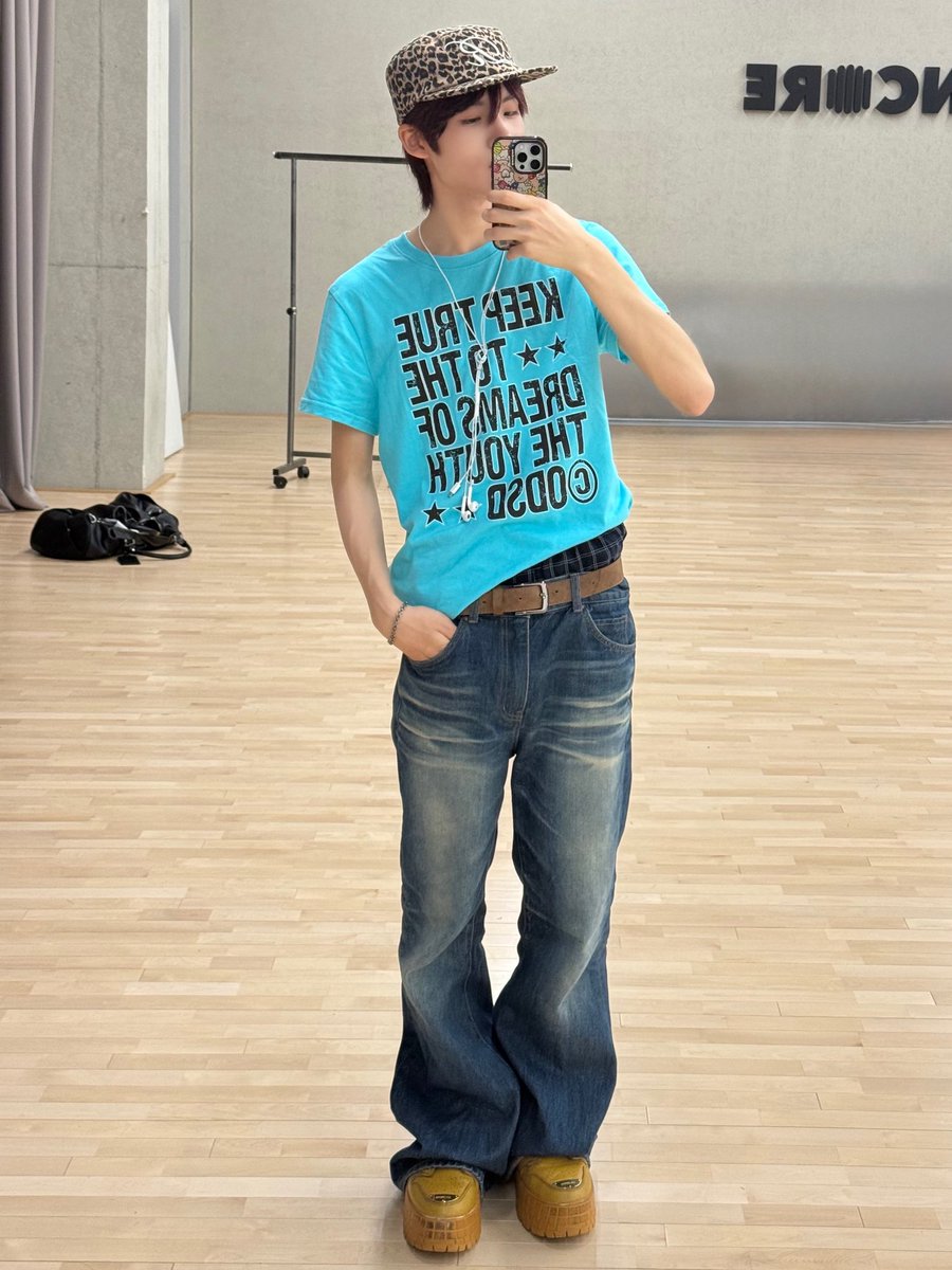 KenshinCloset's tweet photo. 260712 버블 #켄신 옷 정보 💌

오드스튜디오(ODDSTUDIO) -
KEEP TRUE typography regular fit t-shirt

₩ 31,500 ( 쿠폰 적용 / 원가 46,000원 )

🔗 https://t.co/kUpjwROeaO

#클로즈유어아이즈 #사쿠라다켄신
#KENSHIN #CLOSEYOUREYES https://t.co/YCeaqhp2cp