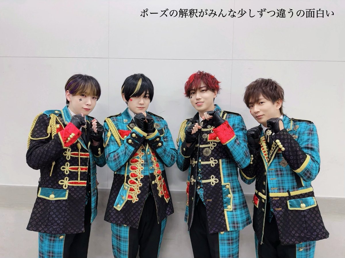mmyymy910's tweet photo. 일진로이드                                    찐따로이드 https://t.co/UQ2U046Mky