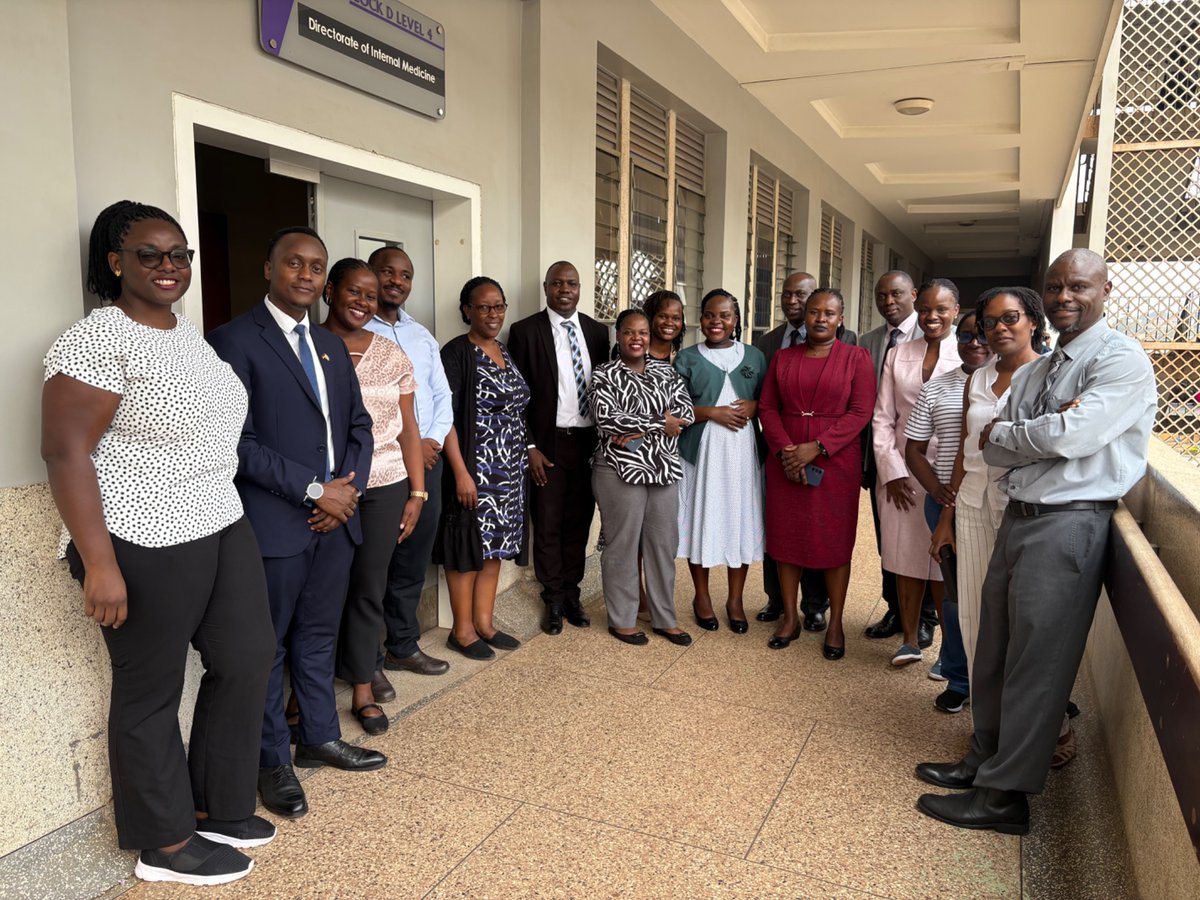 InternalmedMak's tweet photo. Congratulations to the newest physicians on the block! Another outstanding group has successfully defended today. Wishing you all the very best as you begin the next chapter of your careers. Proud to be part of this culture of excellence. https://t.co/YDzYjxODt0