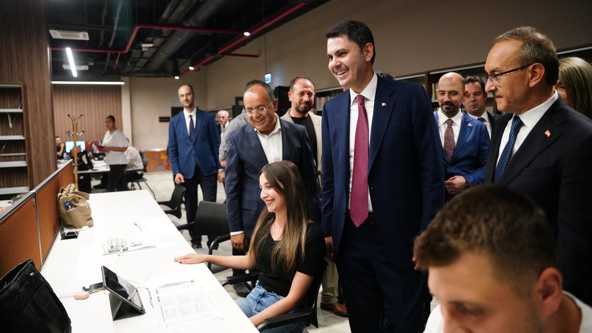 murat_kurum's tweet photo. Malatya Şehir Kütüphanemizde gençlerimizle bir aradayız. https://t.co/z7howhuRmL