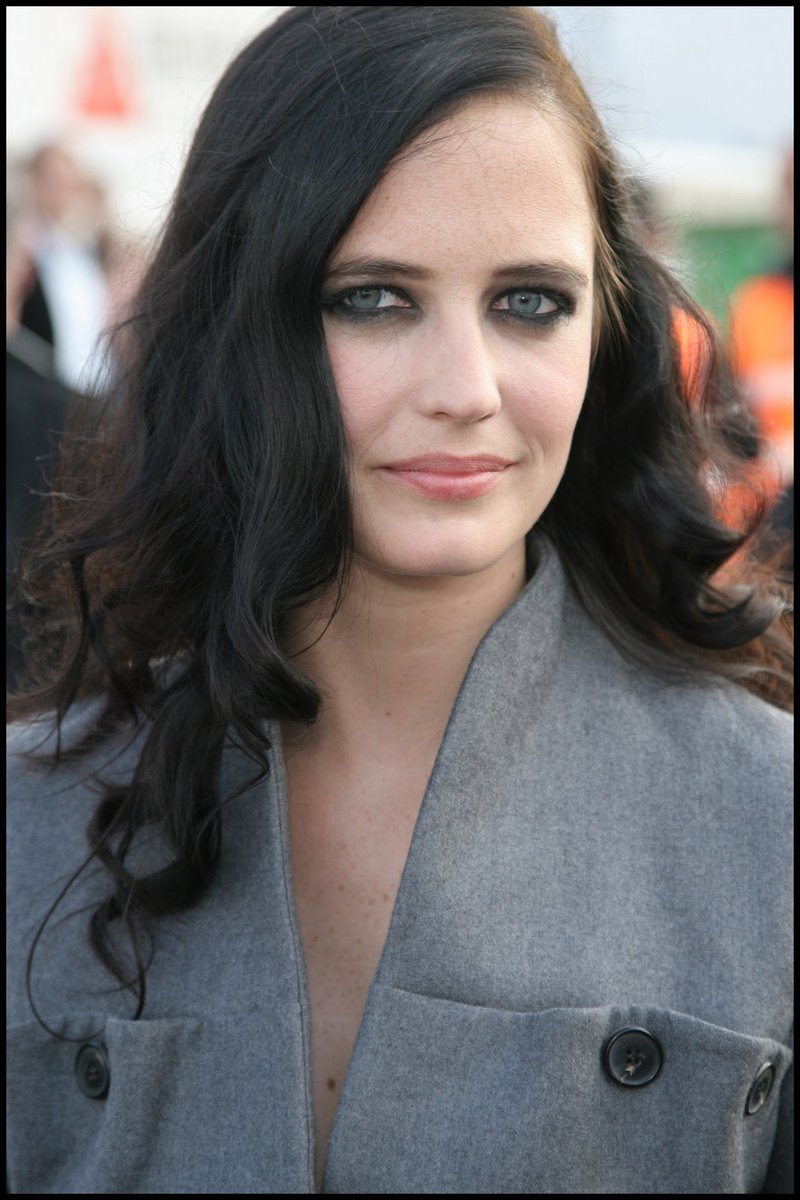 EvaGreenFan_X's tweet photo. Eva Green attending the Dior Ready to Wear fashion show 2008.

#evagreen #evagreenfans https://t.co/v58qXSrFH7