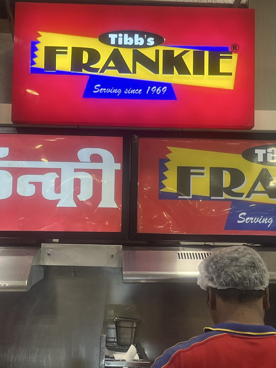 TheLemonInk's tweet photo. @jagograhakjago @BandBajaateRaho this man was found spitting right next to the cook top where mutton roll was being prepared. Tibb’s Frankie. @RCityMall https://t.co/gVGSpgl8Es