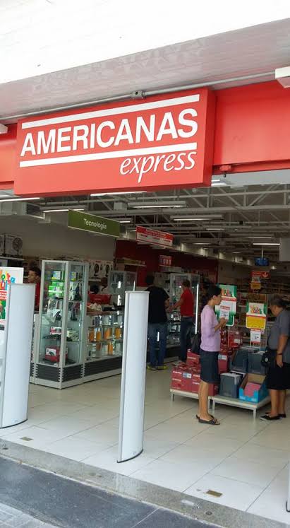 lucasmanteymeme's tweet photo. Maioria das cidades do interior tem isso como unica opção de lazer: https://t.co/2lfm7XeYyz