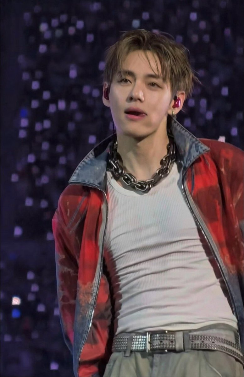 taeguide's tweet photo. Bighit has now shared Taehyung’s Normal (Korean version) solo fancam on TikTok and IG too. Please make sure to watch, like, comment and share 

TikTok: https://t.co/3B9D8Dqzv3
IG: https://t.co/MwAJOHBIZG https://t.co/k0xylPvPy8