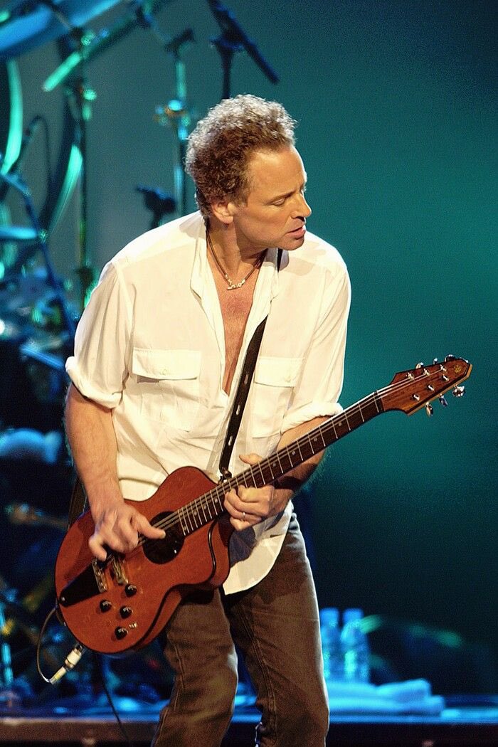 LBuckingham's tweet photo. Tuned in. https://t.co/utvH3ZpoeM