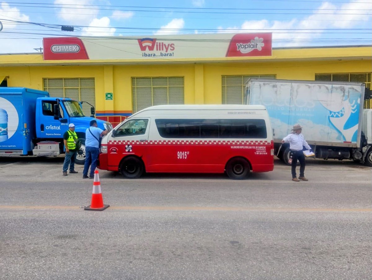 ArtecCampeche's tweet photo. 🔍Supervisión y vigilancia del transporte público.

#ARTEC #TransportePúblico #Supervisión #Seguridad #CampecheSeTransforma https://t.co/EPCgLoQKk4