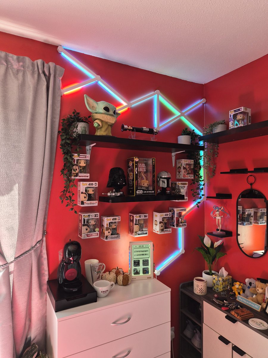 LetsGoGameNate's tweet photo. Such pretty lights eh @nanoleaf 😍 dont miss out on their biggest SALE for Nanoleaf Day ✨️ up to 50% off (NA/AU) up to 60% off (EU/UK) #nanoleaf #nanoleafday #rgb #roomsetup https://t.co/yhHOyQbHg8