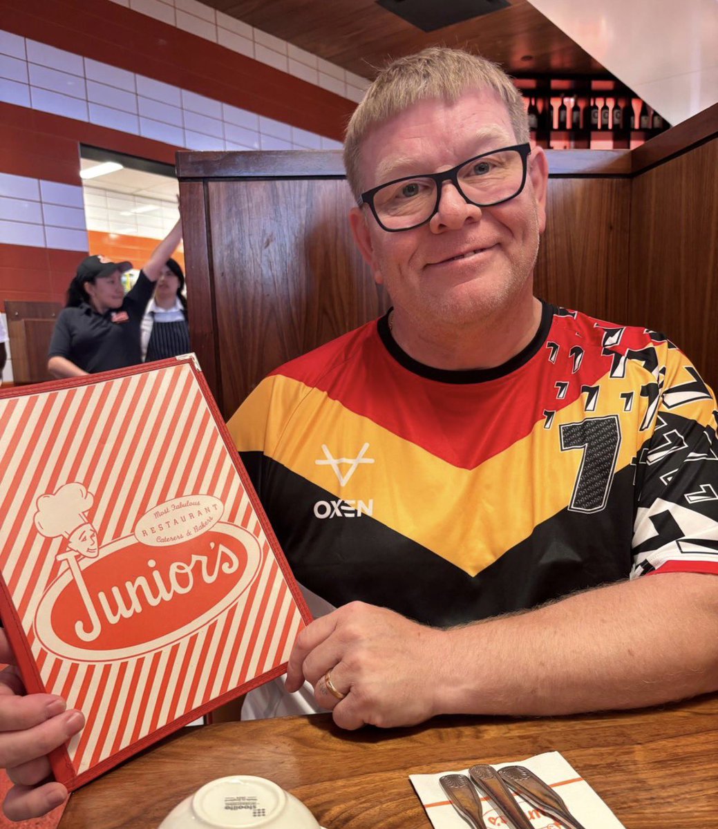 JasonDonohue7's tweet photo. Breakfast in #timessquare New York https://t.co/WVIyEGuI8B