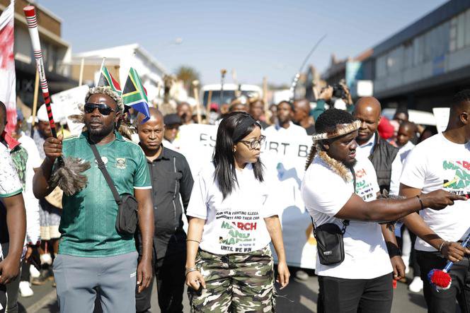 SankaraDispatch's tweet photo. CONFIRMED: Israeli intelligence agency, Mossad, is funding the violent Xenophobic movement in South Africa. https://t.co/wMf3hZXXAl