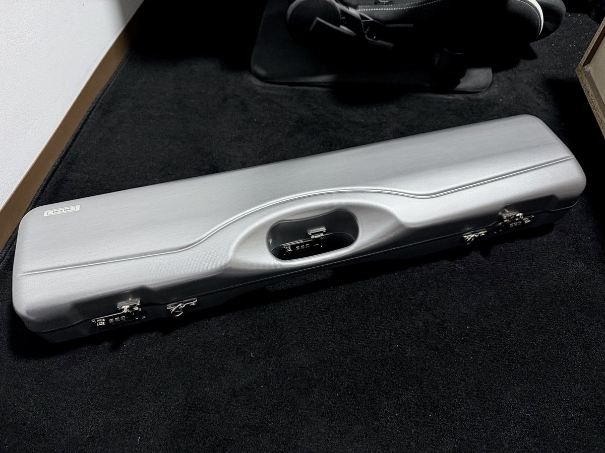 ynch4649's tweet photo. ネグリーニのコンパクト���ンケースを購入。高いけど、射撃場で見てコンパクトさにものすごく魅力を感じてしまった。。あまりウェブ上で画像が無いので、購入検討中の方の参考に。
#クレー射撃 #ネグリーニ #上下二連 #ガンケース #16405LR https://t.co/ipAhF6Mxs4