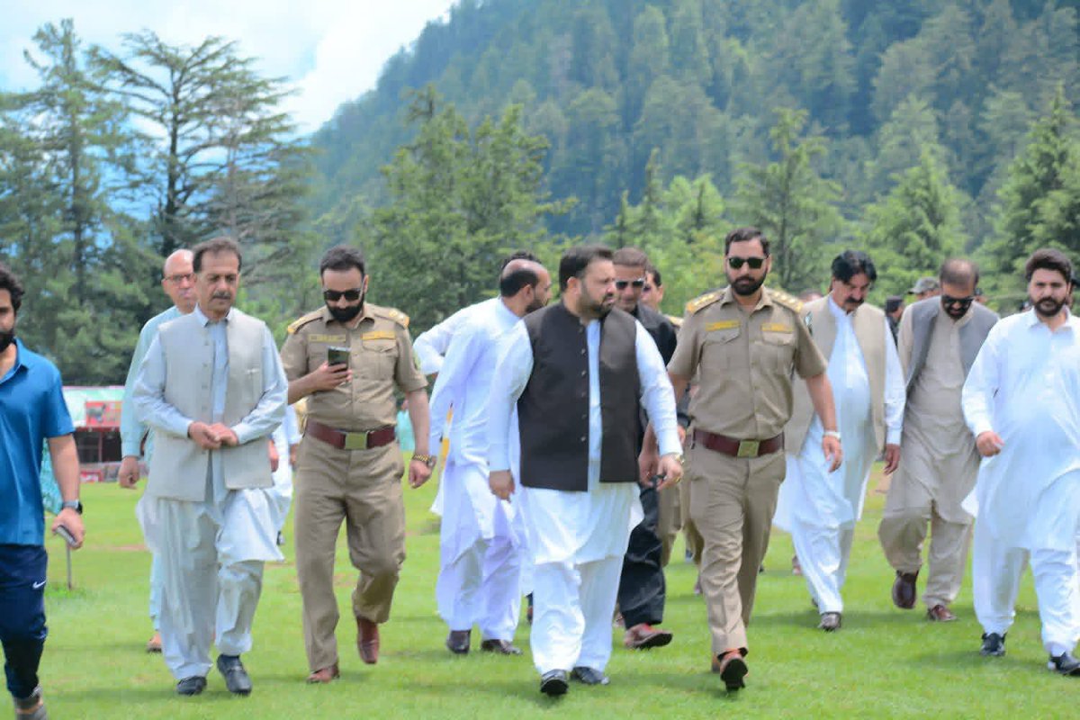 PirMusavirPTI's tweet photo. وزیر اعلیٰ خیبرپختونخوا کے مشیر برائے جنگلات و ماحولیات پیر مصور خان کا ہزارہ ڈویژن کا دورہ،شوگراں فاریسٹ ریسٹ ہاؤس کا معائنہ کیا اور سیاحوں سے ملاقات کی، ان کی آراء اور تجاویز سنیں اور سیاحتی سہولیات کو مزید بہتر بنانے کی یقین دہانی کرائی
#KPForests
#ImranKhanGreenVision https://t.co/8GuAIFI1zd