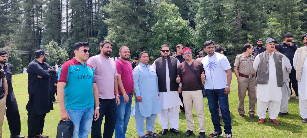PirMusavirPTI's tweet photo. وزیر اعلیٰ خیبرپختونخوا کے مشیر برائے جنگلات و ماحولیات پیر مصور خان کا ہزارہ ڈویژن کا دورہ،شوگراں فاریسٹ ریسٹ ہاؤس کا معائنہ کیا اور سیاحوں سے ملاقات کی، ان کی آراء اور تجاویز سنیں اور سیاحتی سہولیات کو مزید بہتر بنانے کی یقین دہانی کرائی
#KPForests
#ImranKhanGreenVision https://t.co/8GuAIFI1zd