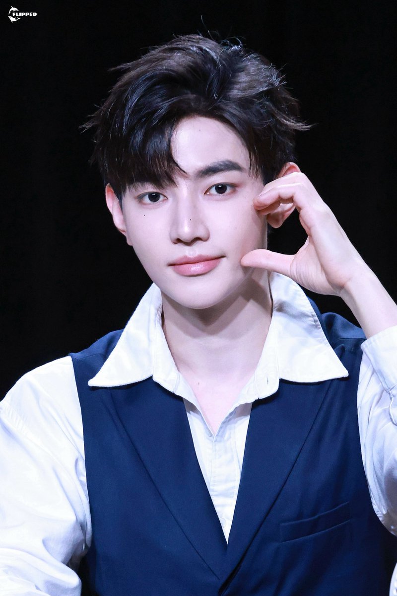 flipped_bbhh's tweet photo. 하오야 아이돌이 되어 우리 삶에 나타나 줘서 고마워 생일 정말 축하해! 🎂🩷

#장하오 #ZHANGHAO #章昊 #ジャンハオ
#AND2BLE   #앤더블 https://t.co/dU42eE9TDC