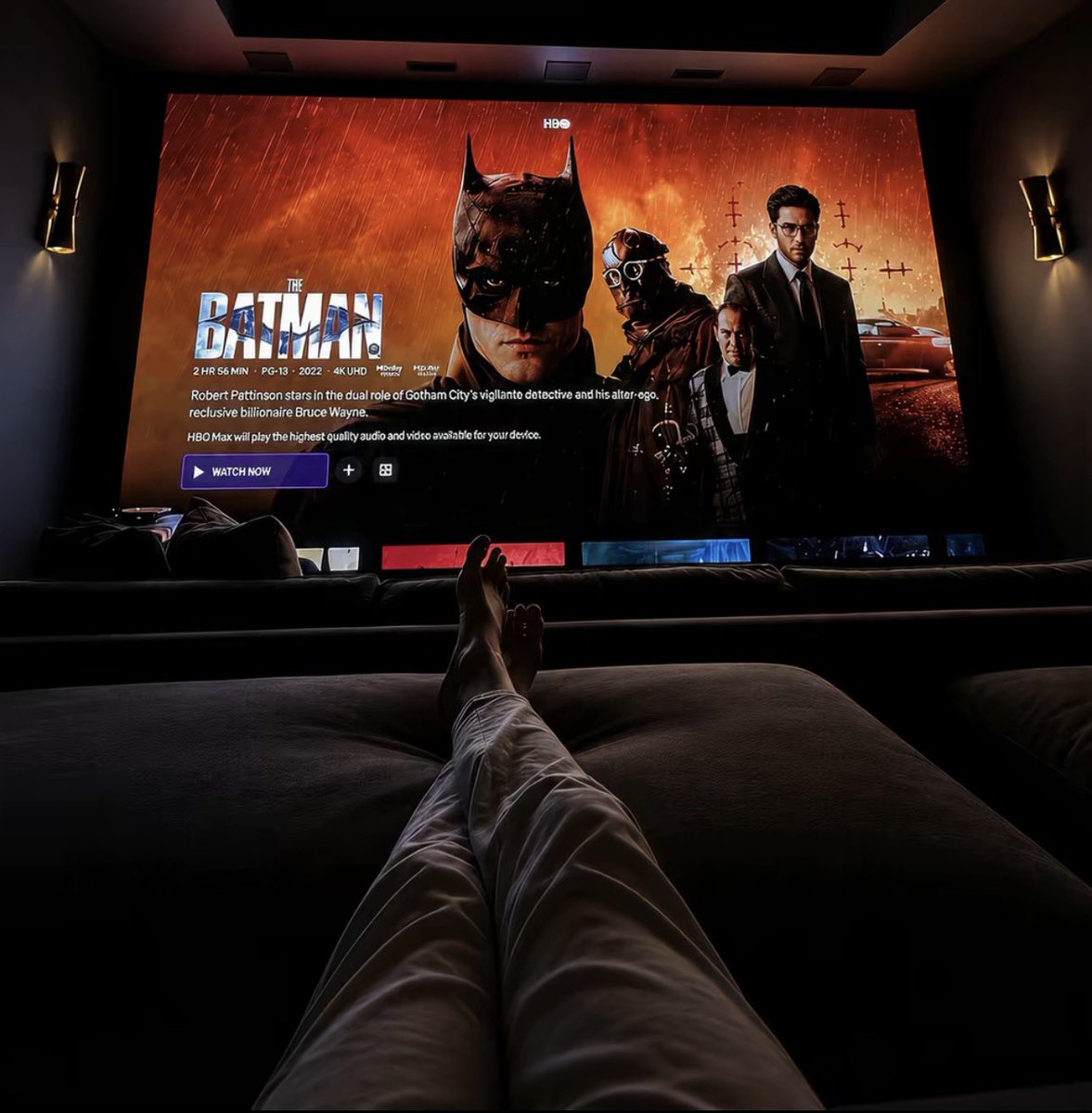 FahadJackman's tweet photo. اذا سعر تذكرة فيلم في السينما (التي تعتبر ابسط مكان للترفيه) اصبحت تحتاج الى الدفع بالأقساط ..
اصنع لك سينما منزلية بالأقساط أوفر لك ، وأفضل لك ، وأهدأ لك https://t.co/h2VYug5Mli