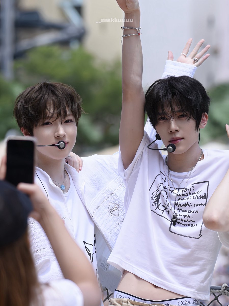 333_k_u's tweet photo. 아. 🤤 🫪 😵‍💫 🤍 🩷 https://t.co/anHiUYhqIk